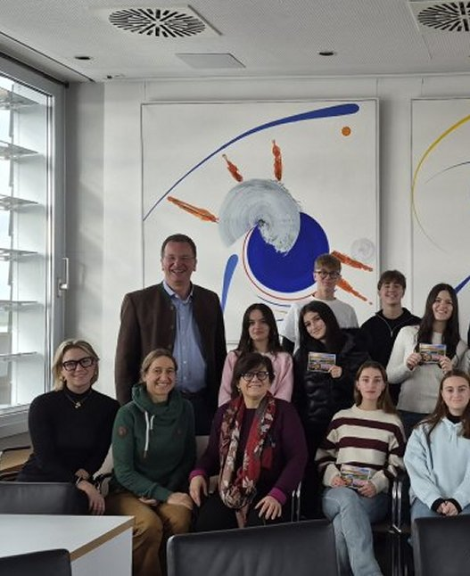 Austauschschülerinnen und -schüler zu Besuch im Rathaus