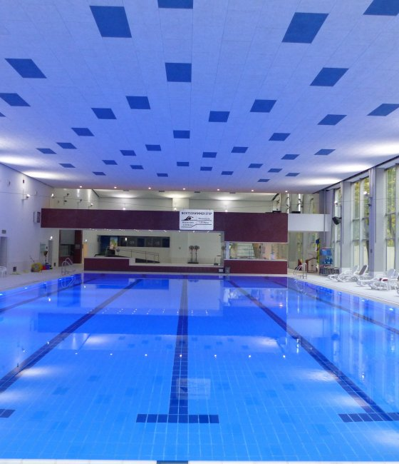Hallenbad eröffnet wieder